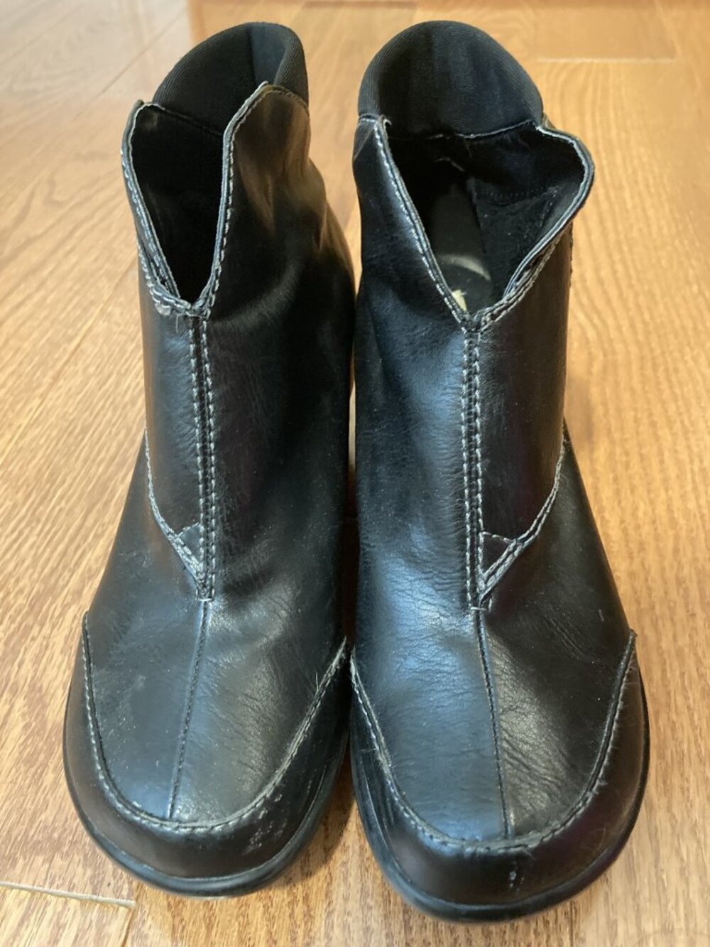 Jambu Sport Wedge Bootie in size 8